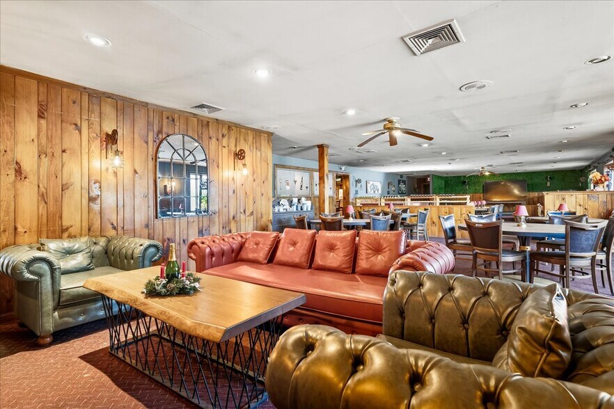 More Photos Of 31 Decatur St, Columbia Restaurant For Sale