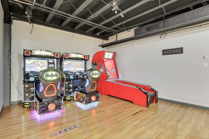 More Photos Of 301 Broadway, Lorain Hotel For Sale