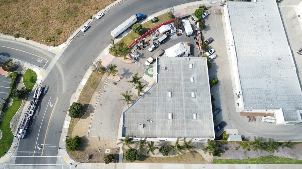 More Photos Of 707-709 E Hueneme Rd, Oxnard Warehouse For Sale