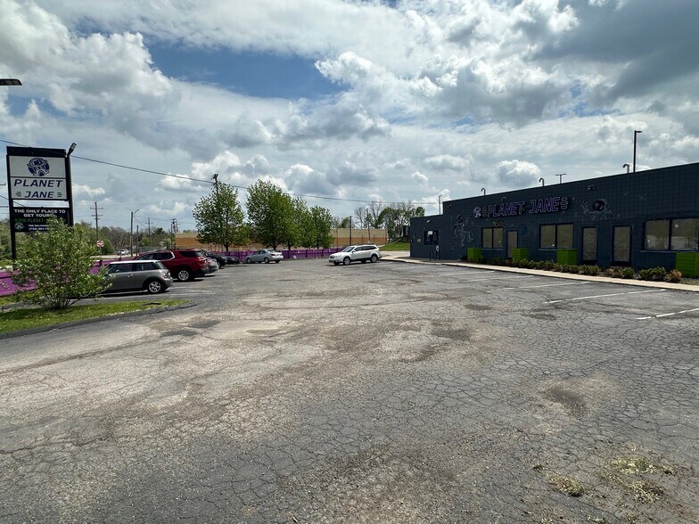 Primary Photo Of 815 N Huron St, Ypsilanti Storefront For Sale