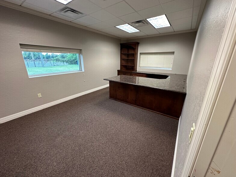More Photos Of 21613 Rhodes Rd, Spring Office For Lease