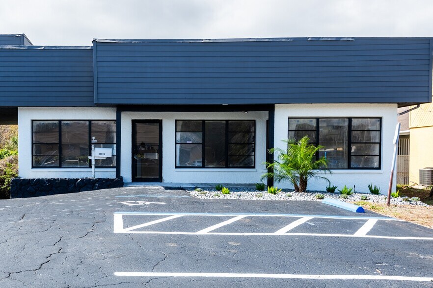 More Photos Of 11911-11915 Oak Trail Way, Port Richey Office For Sale