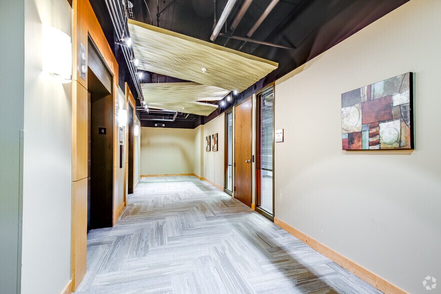 More Photos Of 10650 Red Circle Dr, Minnetonka Medical For Lease