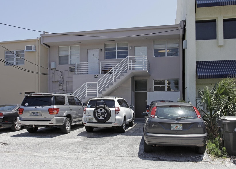 More Photos Of 2457-2459 E Commercial Blvd, Fort Lauderdale Storefront Retail Office For Lease