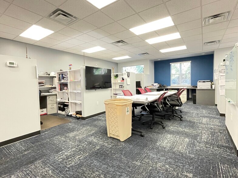 More Photos Of 2209 NW 40th Ter, Gainesville Office For Lease