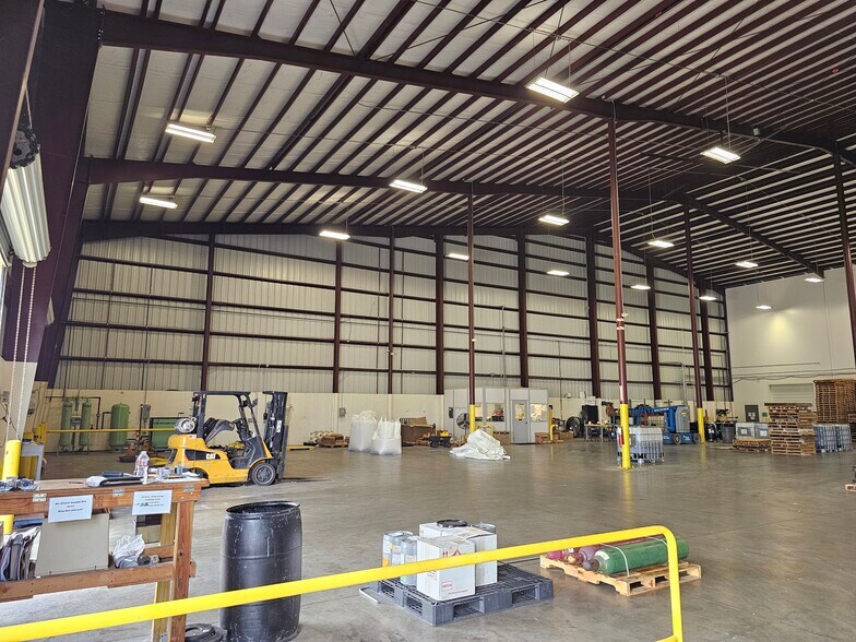 More Photos Of 51 County Road 171, Bay City Manufacturing For Sale
