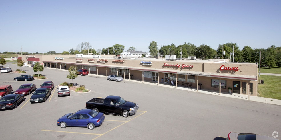 More Photos Of 3270 Main St, East Troy Unknown For Lease