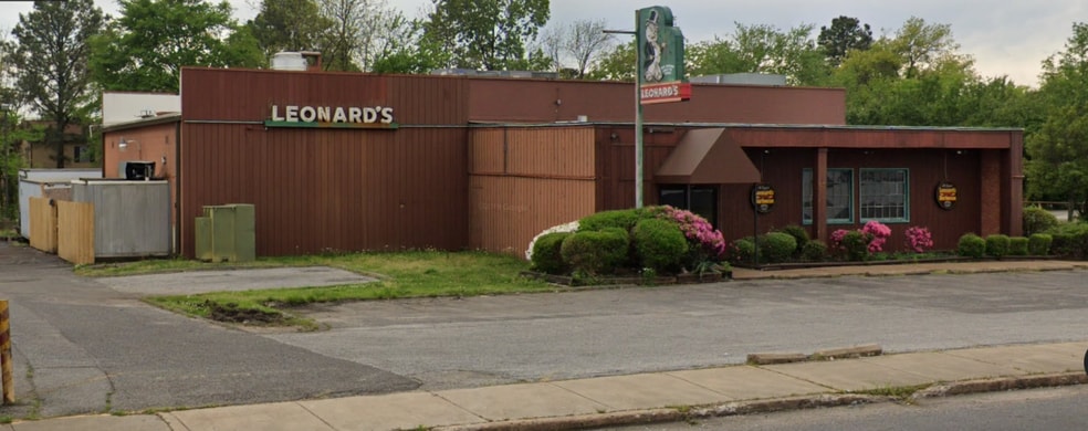 More Photos Of 5465 Fox Plaza Dr, Memphis Restaurant For Lease