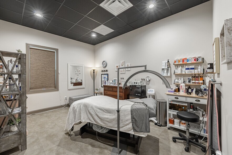 More Photos Of 324 Browns Hill Ct, Midlothian Coworking Space