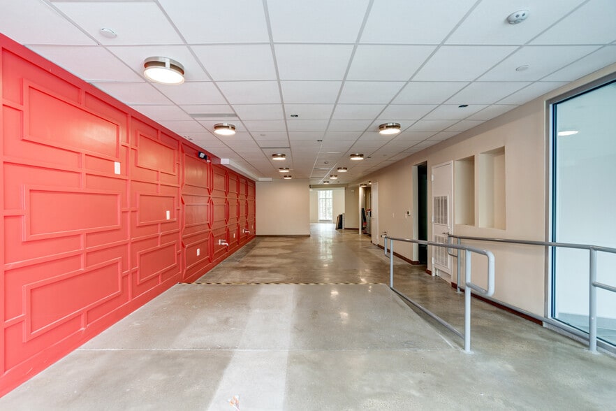 More Photos Of 2040 S St NW, Washington Office For Sale