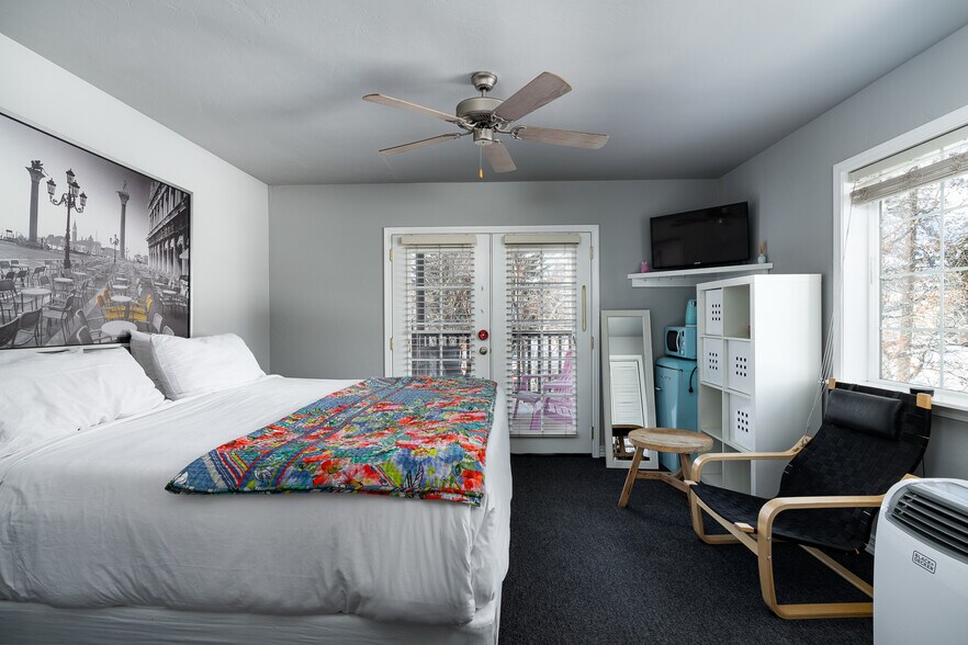 More Photos Of 416 N 1st Ave, Hailey Specialty For Sale
