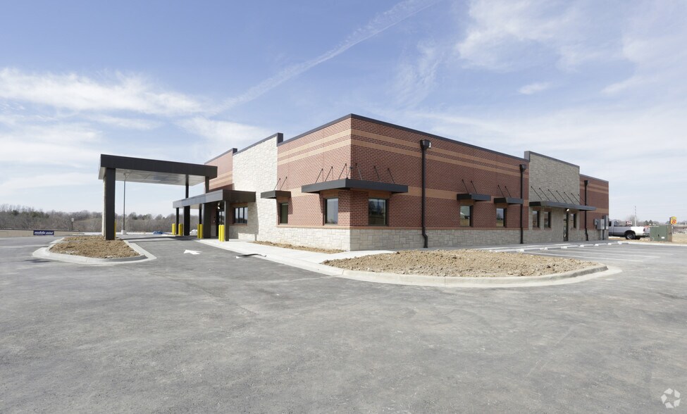 Primary Photo Of 910 Stonner Loop, Richmond Medical For Sale