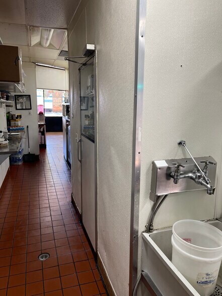 More Photos Of 962-966 S Santa Fe Ave, Vista General Retail For Lease