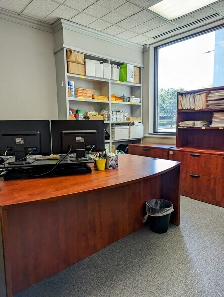 More Photos Of 428 E 4th St, Charlotte Office For Sale