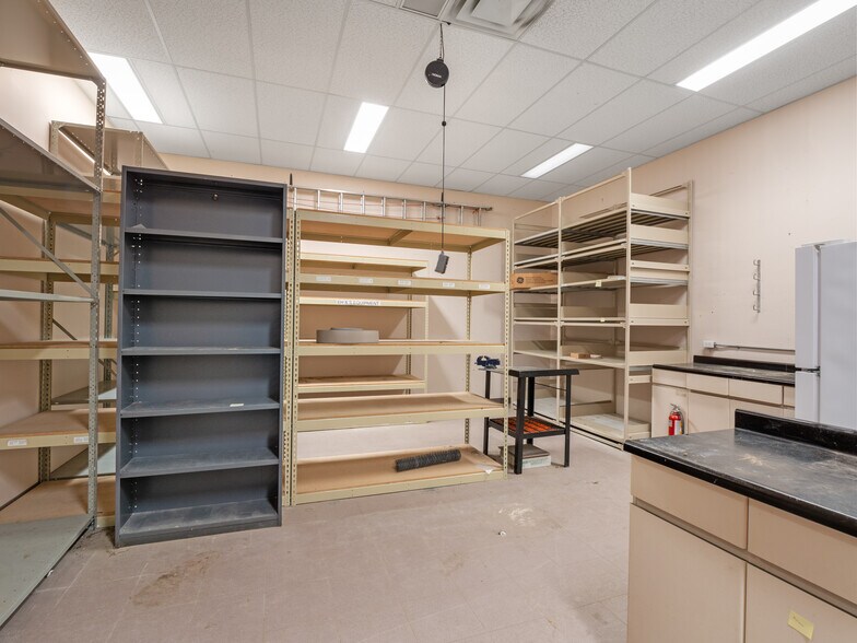 More Photos Of 3200 Deziel Dr, Windsor Unknown For Lease