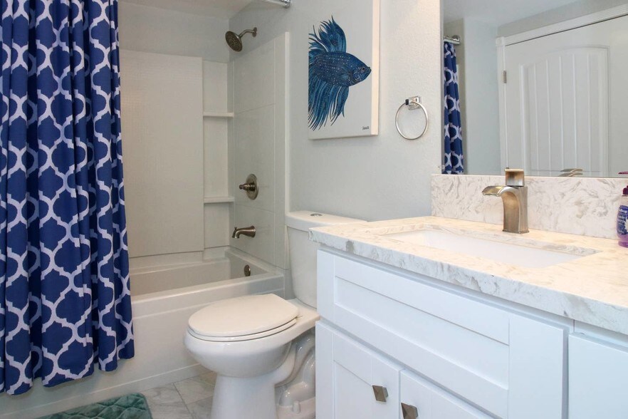 More Photos Of 1146-1148 Garnet Ave, San Diego General Retail For Sale