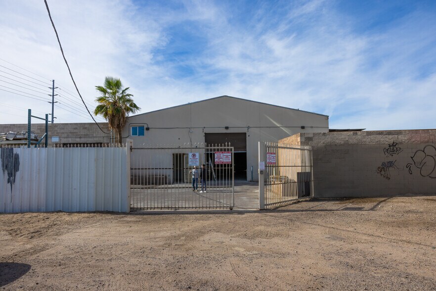 More Photos Of 1302 W Lincoln St, Phoenix Warehouse For Sale