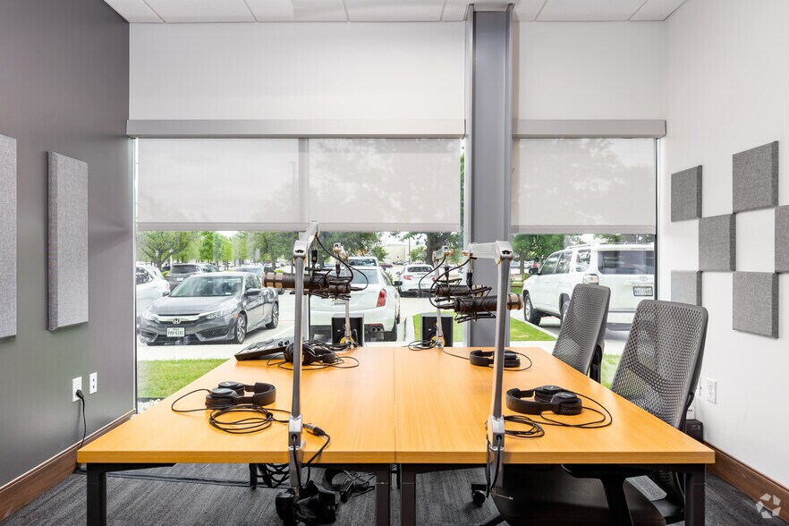 More Photos Of 2451 W Grapevine Mills Cir, Grapevine Coworking Space