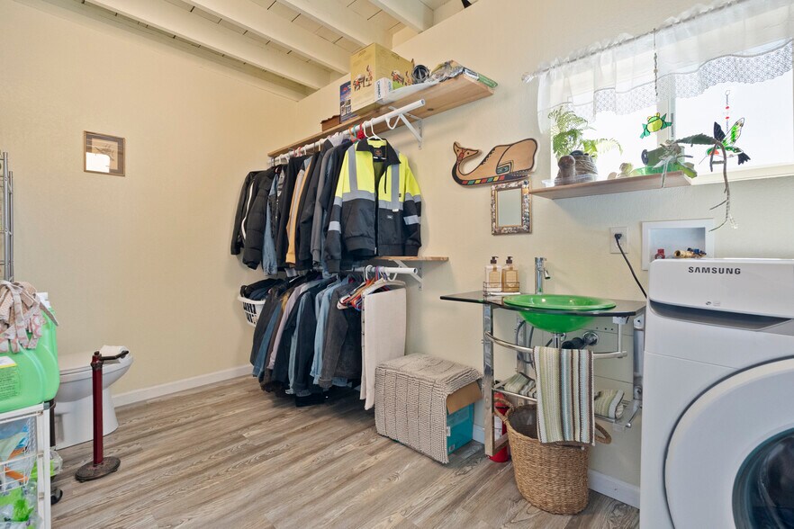 More Photos Of 347 2nd St, Crescent City Industrial For Sale