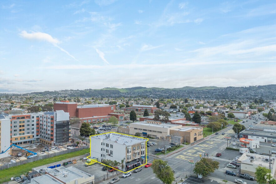 More Photos Of 315 25th St, Richmond Apartments For Sale