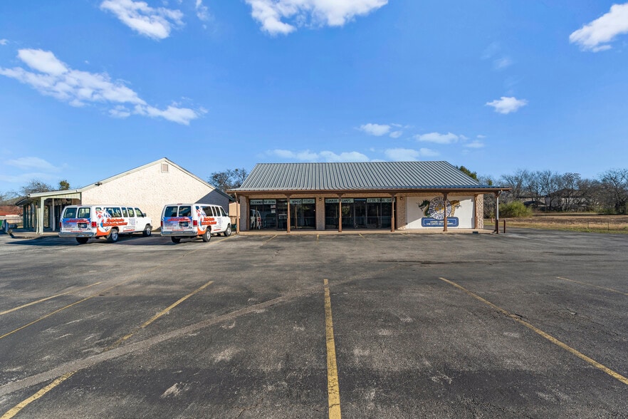 More Photos Of 9585 Braun Rd, San Antonio Storefront Retail Office For Sale