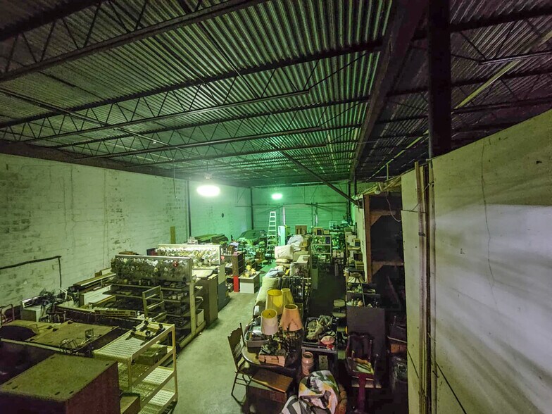 More Photos Of 1420 E Palestine Ave, Palestine Flex For Sale