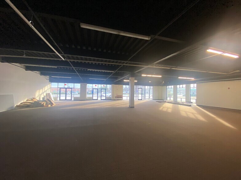 More Photos Of 150 Rowan St, Fayetteville Office For Sale