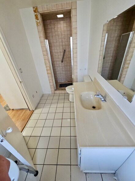 More Photos Of 612 B St, Marysville Bar For Sale