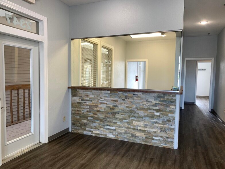 More Photos Of 2347 Silvernail Rd, Pewaukee General Retail For Lease