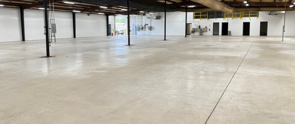 More Photos Of 15535 Stony Creek Way, Noblesville Manufacturing For Lease