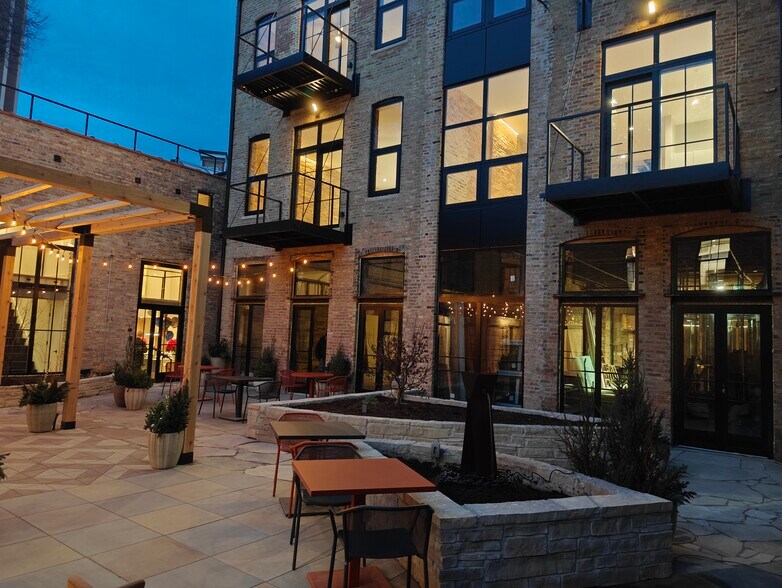 More Photos Of 1820 N Wells St, Chicago Apartments For Sale