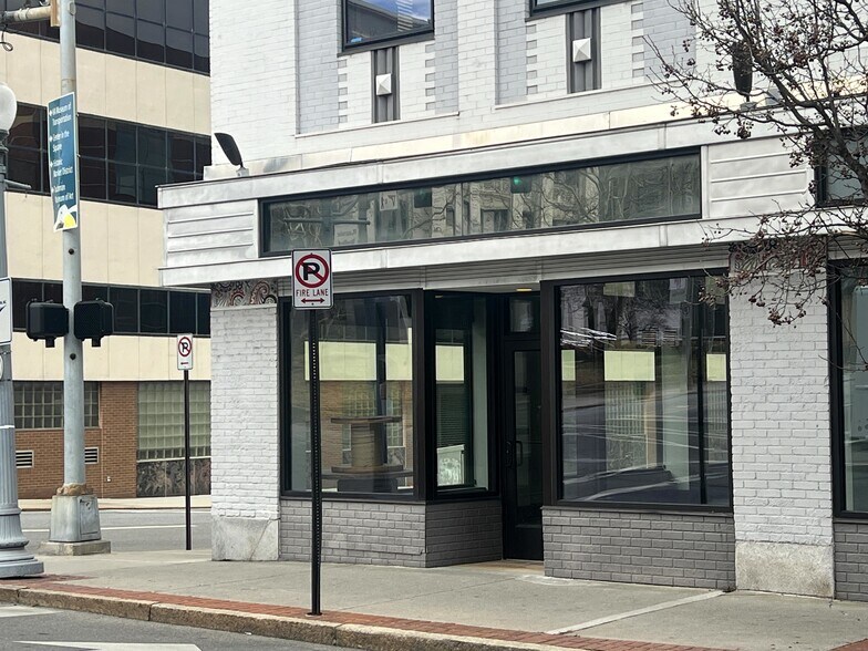 More Photos Of 131 Campbell Ave SW, Roanoke Apartments For Lease