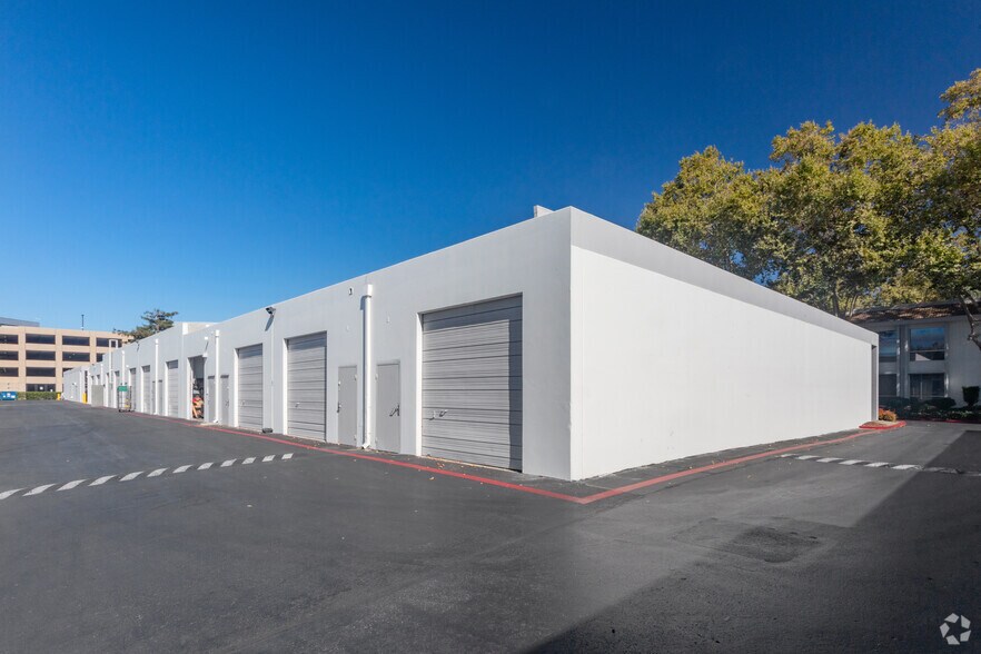 More Photos Of 2910-2960 Scott Blvd, Santa Clara Light Distribution For Lease