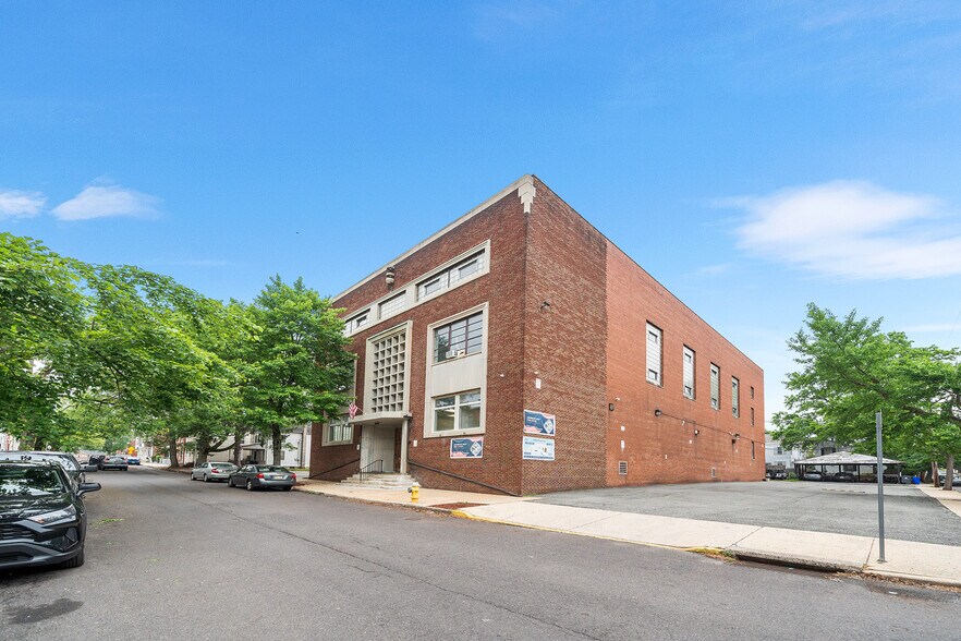 More Photos Of 379 Cherry St, Pottstown Flex For Lease