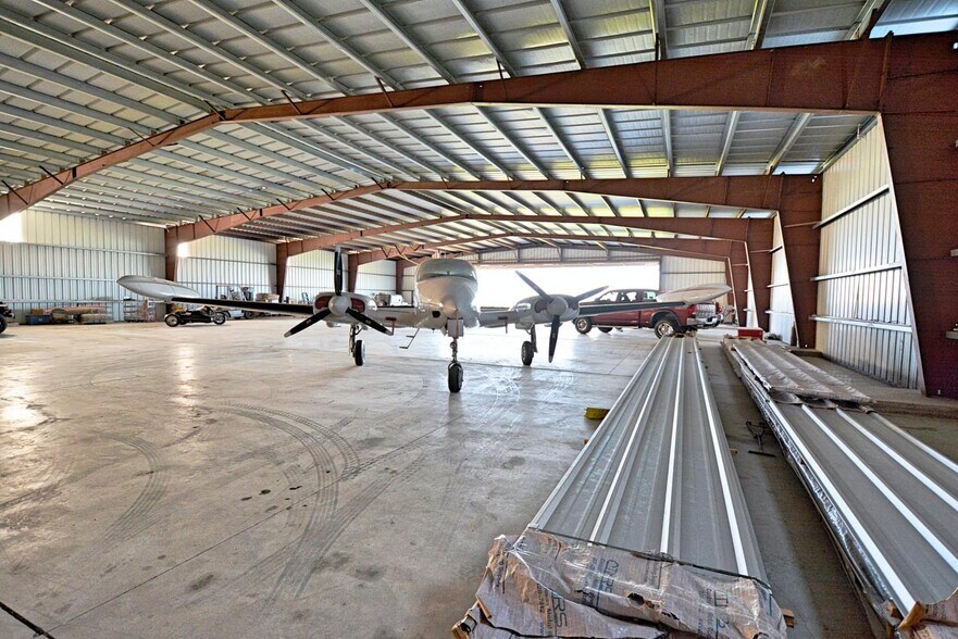 More Photos Of 4545 E FM 775, Seguin Manufacturing For Sale