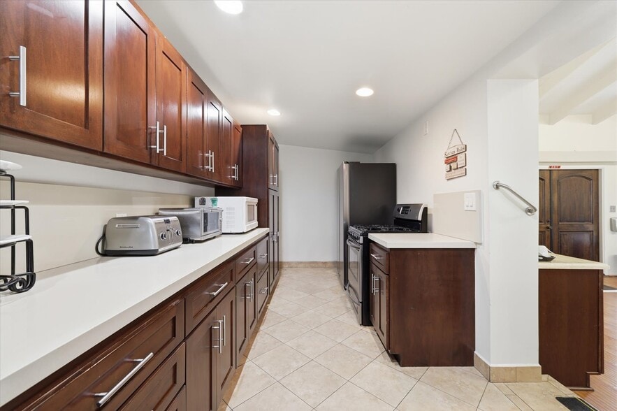 More Photos Of 10724 Barman Ave, Culver City Religious Facility For Sale