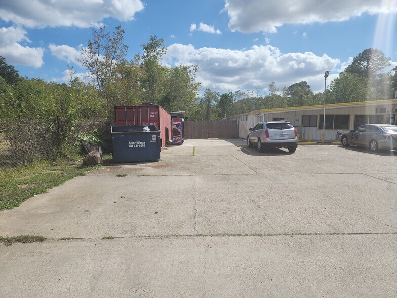 More Photos Of 9618 FM 1462 Rd, Alvin Convenience Store For Sale