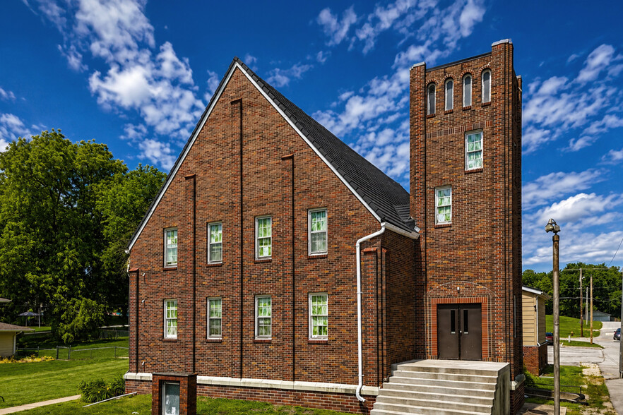 More Photos Of 302 S 2nd St, Polk City Lodge Meeting Hall For Sale