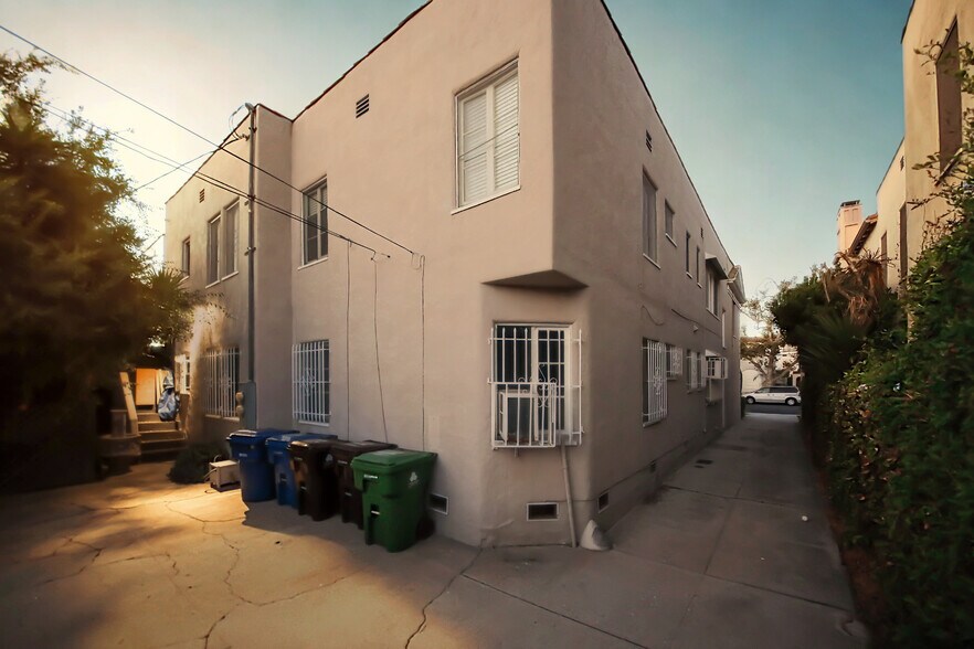More Photos Of 147 N Detroit St, Los Angeles Apartments For Sale