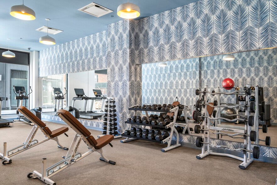 More Photos Of 1135 W Winona St, Chicago Apartments For Lease