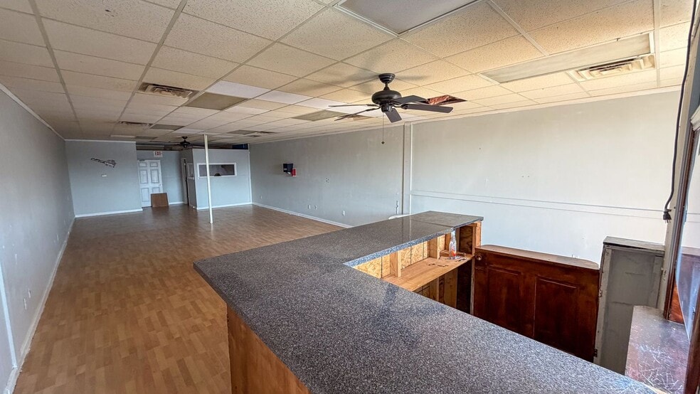 More Photos Of 541 Bonanza Dr, Fayetteville Freestanding For Sale