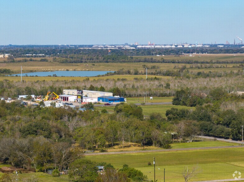 More Photos Of 105 W 365 Hwy, Port Arthur Warehouse For Lease