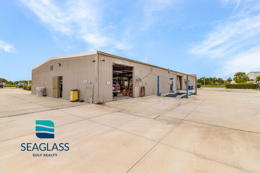 More Photos Of 3890 Veronica S Shoemaker Blvd, Fort Myers Warehouse For Sale
