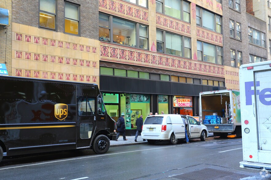 More Photos Of 42 W 38th St, New York Office For Lease