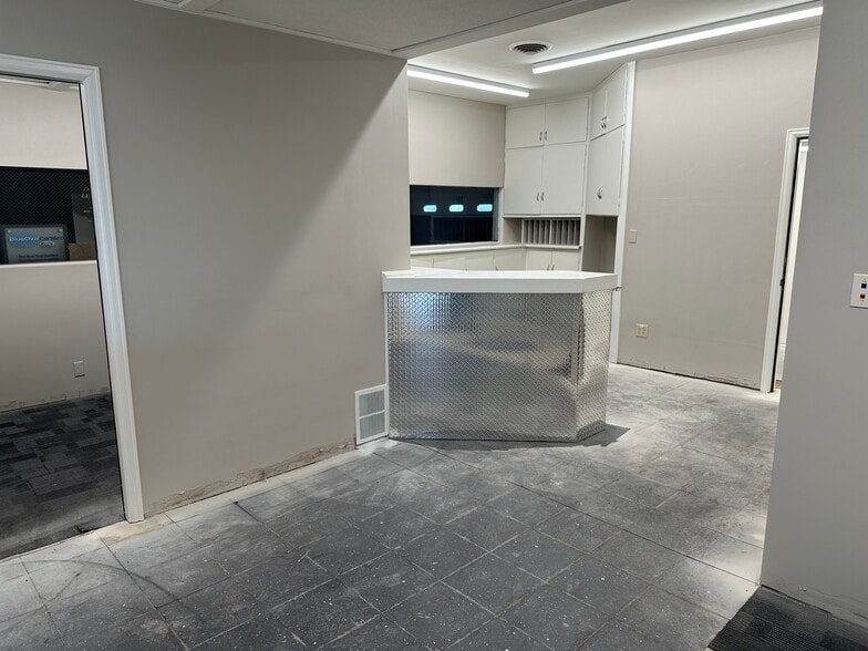 More Photos Of 622 W 1st St, Julesburg Auto Dealership For Sale