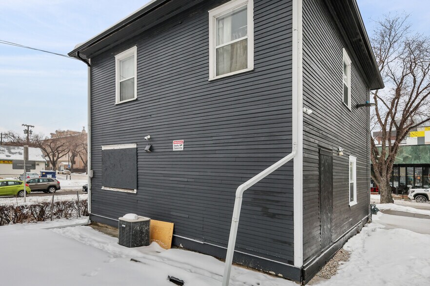 More Photos Of 620 Marsh Rd NE, Calgary General Retail For Lease