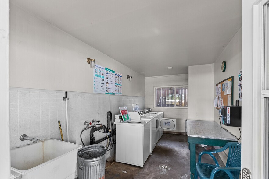 More Photos Of 639 Whiting St St, Grass Valley Manufactured Housing Mobile Home Park For Sale