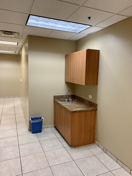 More Photos Of 2080 E Flamingo Rd, Las Vegas Unknown For Lease