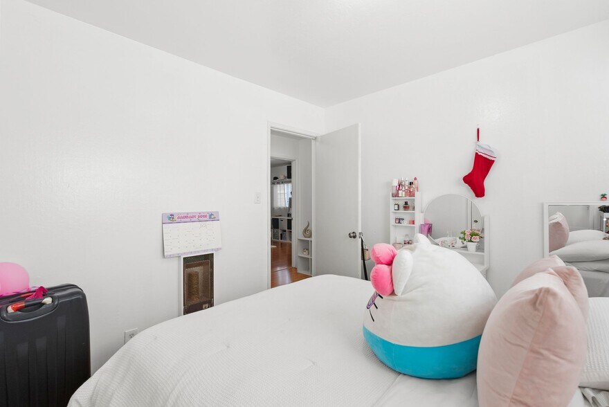 More Photos Of 470 Willow Ave, Half Moon Bay Apartments For Sale