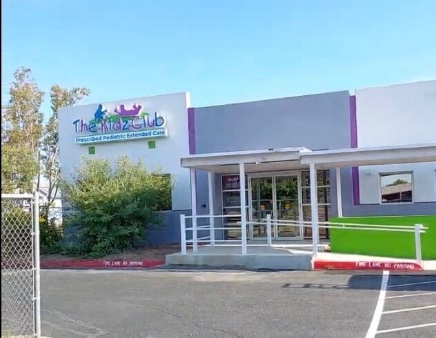 Primary Photo Of 5357 W Commerce St, San Antonio Flex For Sale